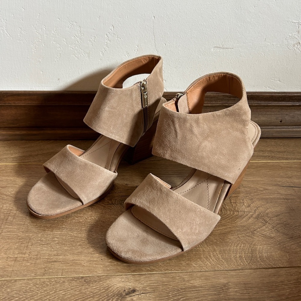 ISOLA Beige Suede Platform Heel Shoes